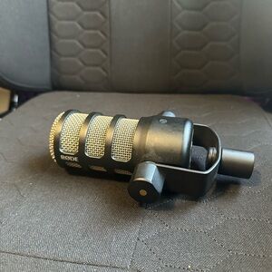 Rode Pod Microphone With Xlr Cable